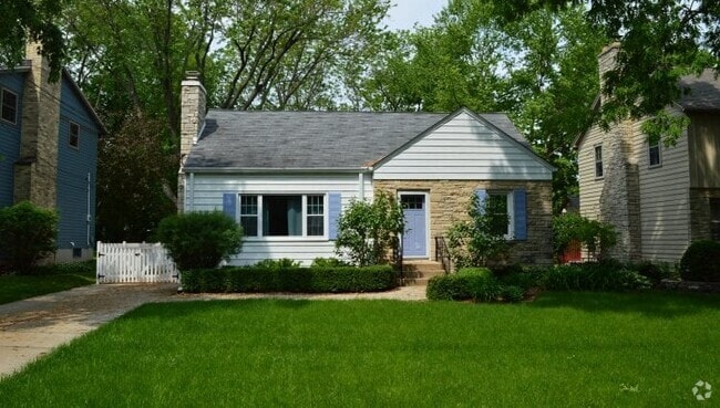 Building Photo - 418 Shepard Ter