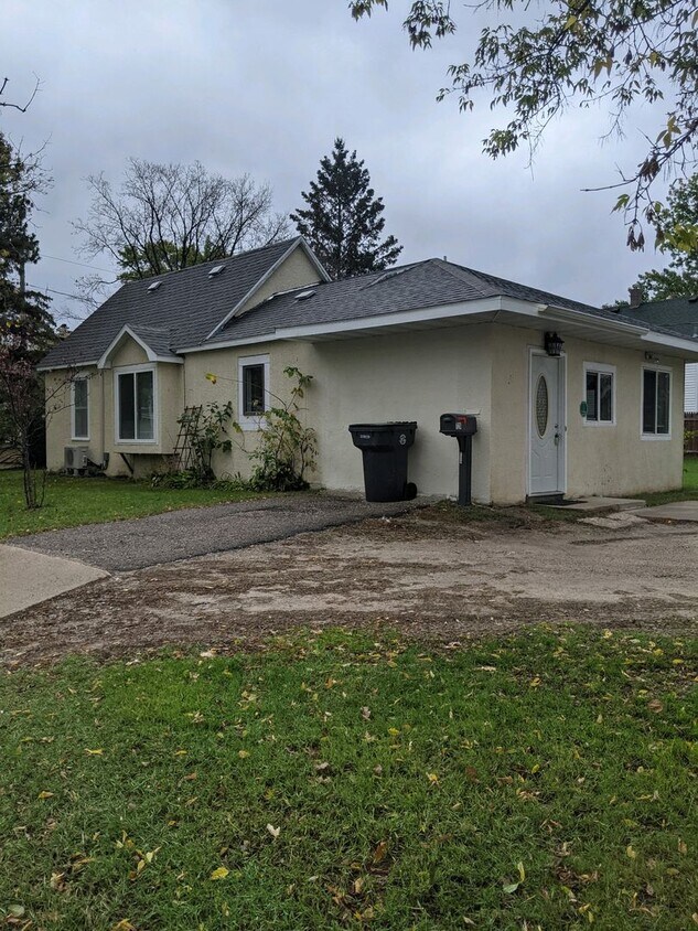 Primary Photo - 3 Bedroom Home