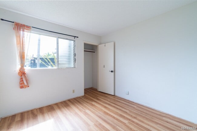 Building Photo - Desirable 2BR/1BA/1PKG in Waipio!! 94-1041...