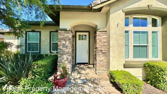 Foto del edificio - 3 br, 2.5 bath House - 619 Inverlochy Drive