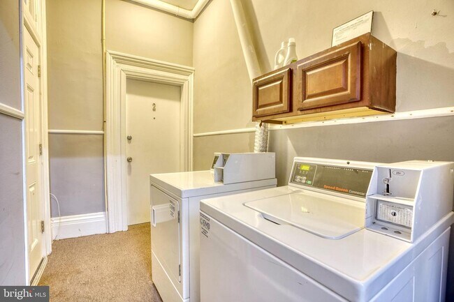 Foto del edificio - 810 N Calvert St