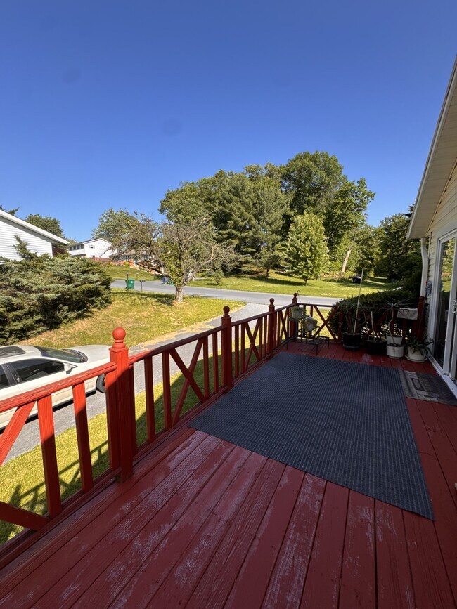 Foto del edificio - 4902 Creek Dr