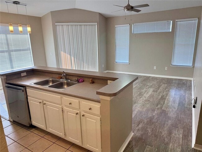 Foto del edificio - 2627 Maitland Crossing Way