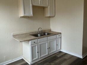 Building Photo - 1120 W Hadley St