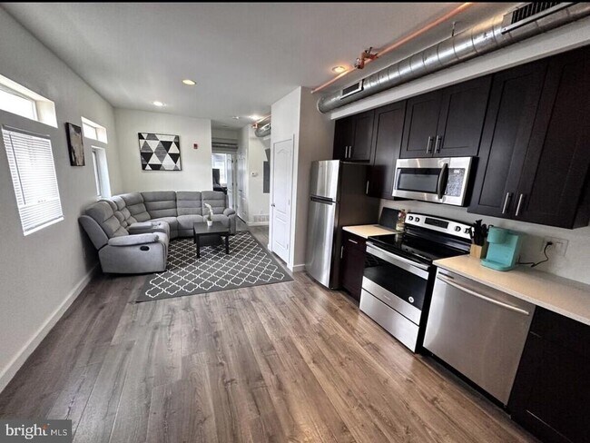 Foto del edificio - 117 W Girard Ave