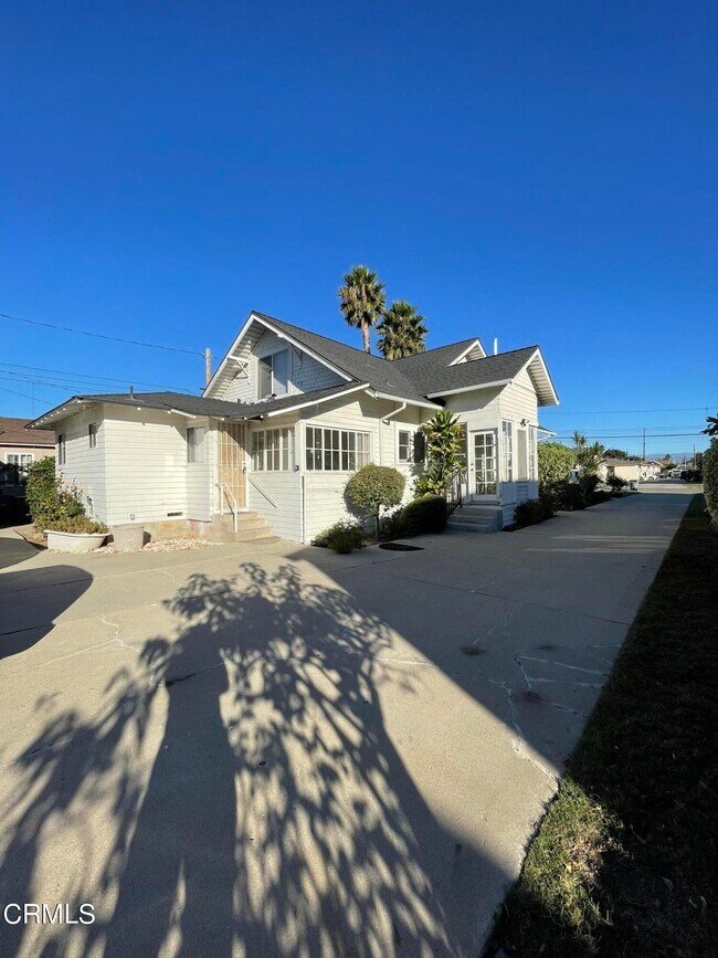 218 Wolff St, Oxnard, CA 93033 Townhome Rentals in Oxnard CA