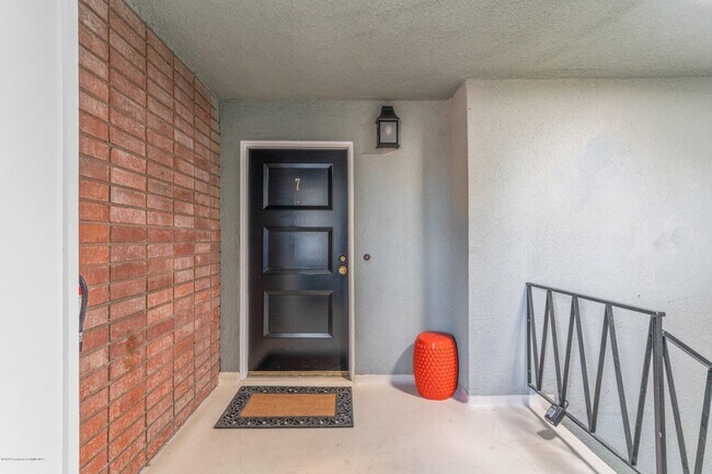 Building Photo - 453 S Orange Grove Blvd
