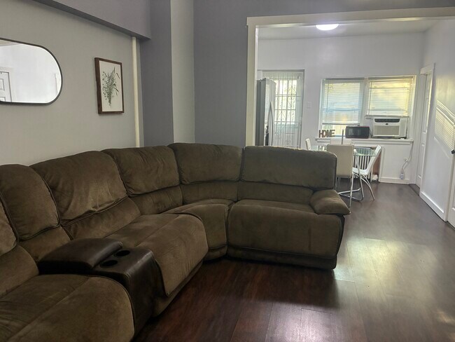 Foto del edificio - 1634 Summerfield St