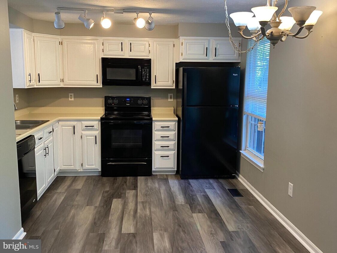 Foto principal - 1327 Germander Dr