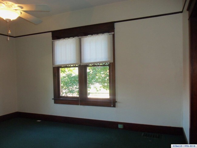 Building Photo - 301 N Pinos Altos St