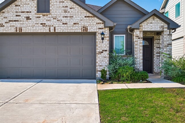 Building Photo - 4255 Helmside Ln