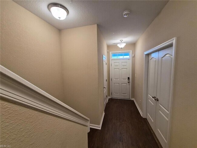 Building Photo - 279 Tigerlilly Dr