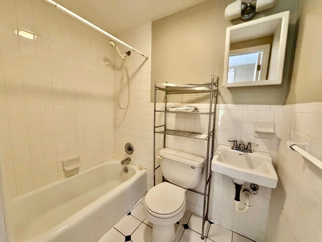 Foto del edificio - 316 E Locust St