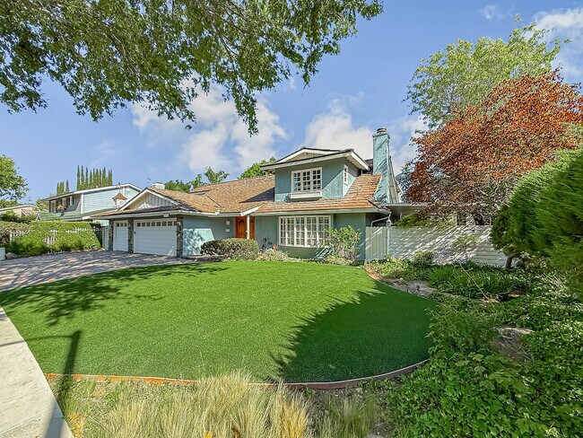 Foto del edificio - Calabasas 4BR w/pool + spa, views, solar panels + ALL appliances!