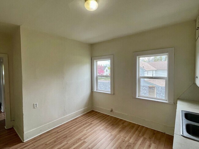 Foto del edificio - 507 E 7th St