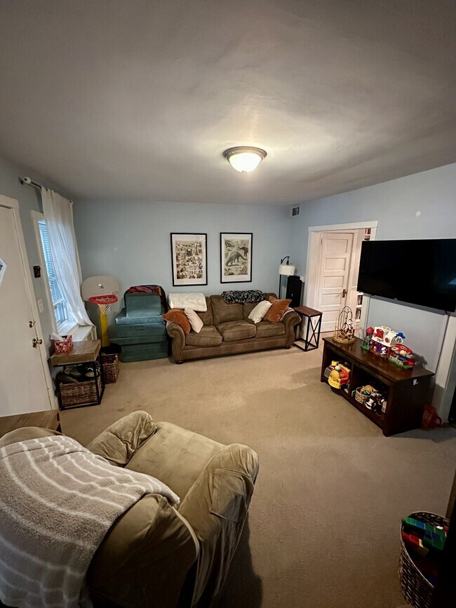 Foto del edificio - 210 S Union St