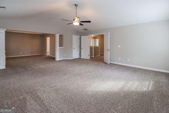 Building Photo - 1138 Paramount Dr