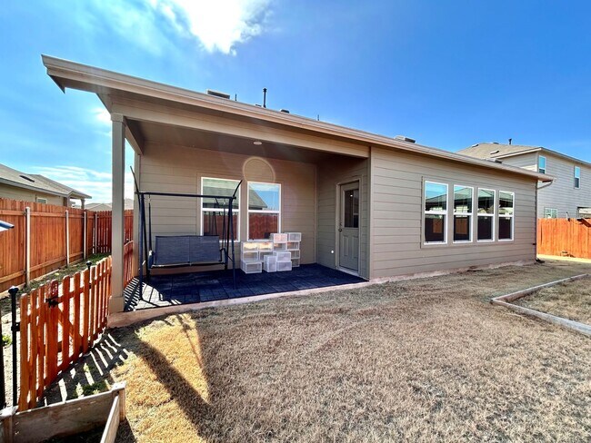 Building Photo - 208 Otter Rd