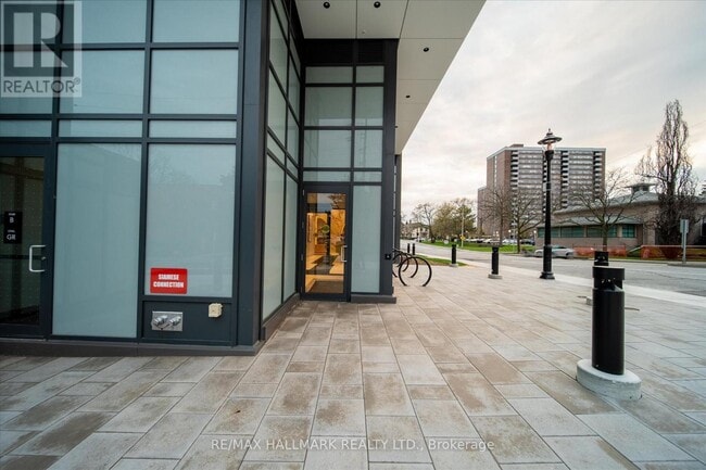 Building Photo - 2088 James St