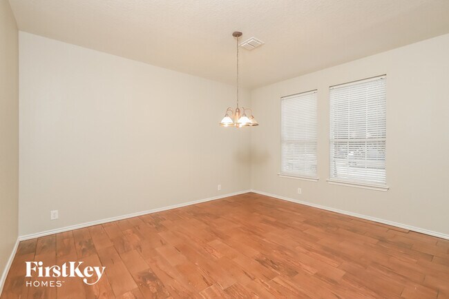 Building Photo - 9718 Discovery Dr