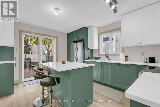 Building Photo - 704 Levac Dr