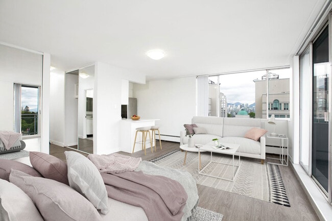 Building Photo - Hollyburn Court