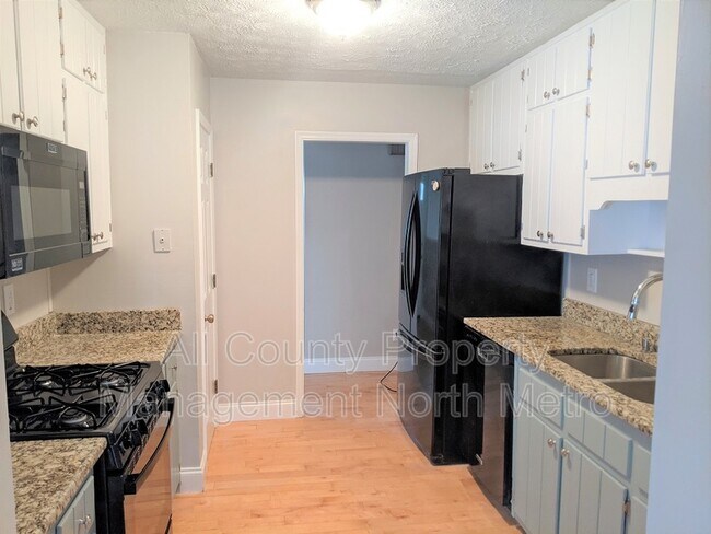 Foto del edificio - 4871 Post Oak Tritt Rd