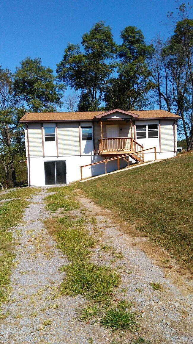 4018 Hillside Village, Fairmont, WV 26554 House Rental in Fairmont