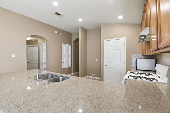 Foto del edificio - 1502 Stonehedge Bend Dr