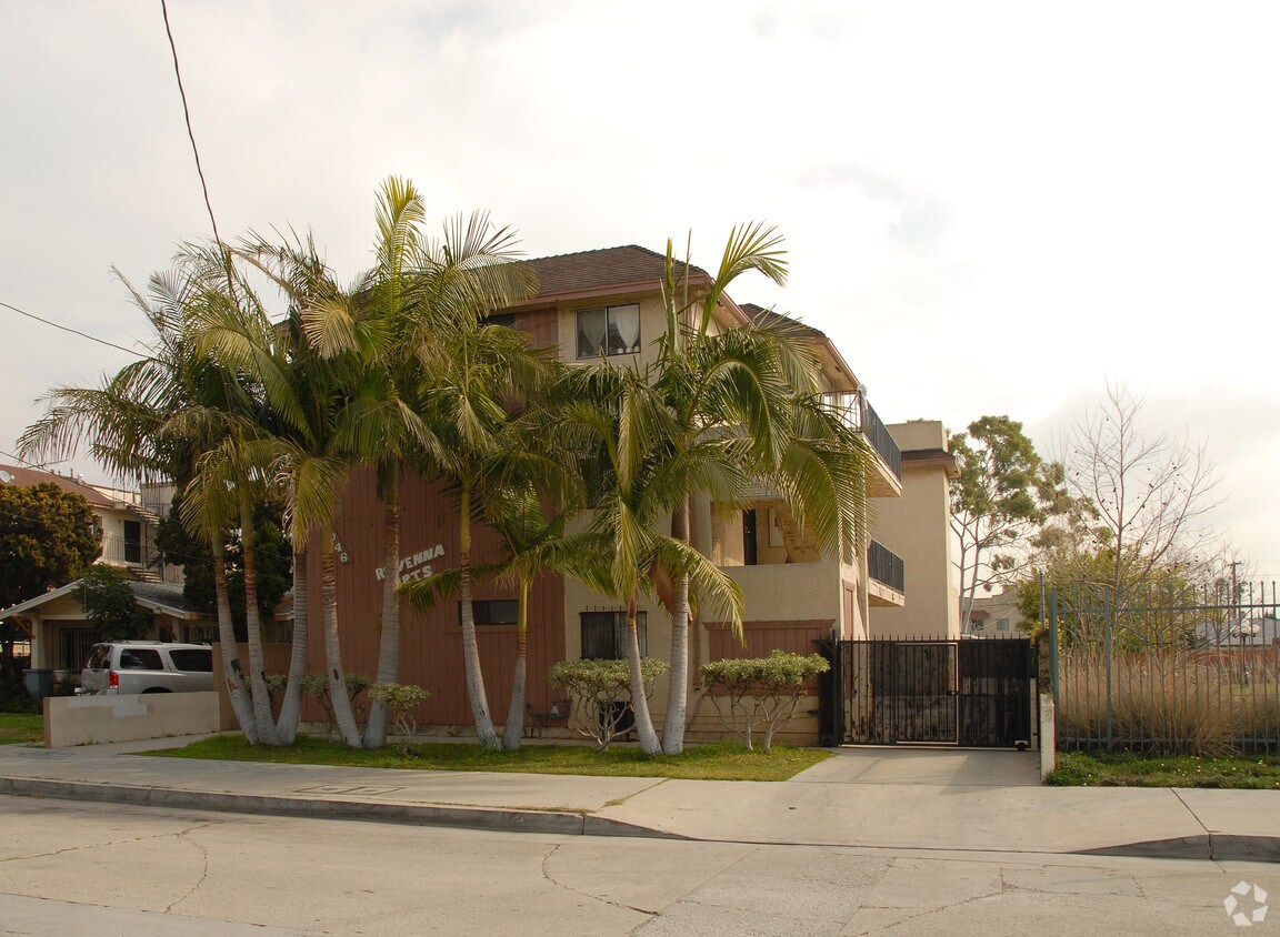 Primary Photo - Ravenna Apartments