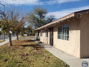 Building Photo - 301 E Main St