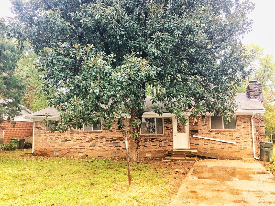 Foto principal - 902 S 10th St