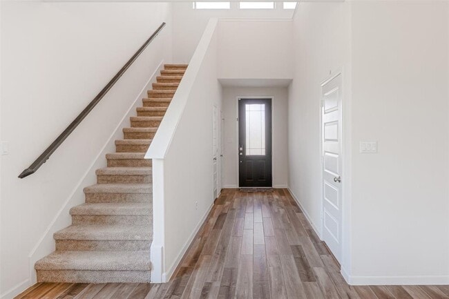 Building Photo - 521 Calmo Ct