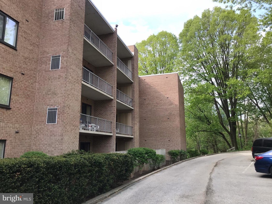 Primary Photo - 1637 Oakwood Dr
