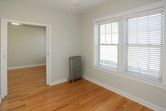 Foto del edificio - 5046 N Winchester Ave