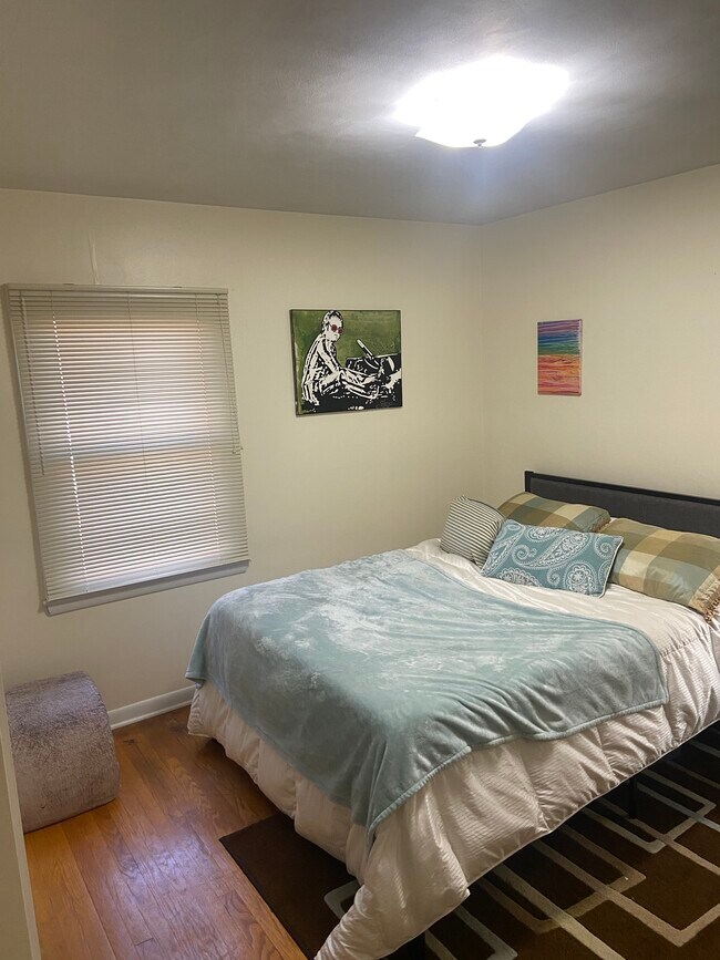 Cama supletoria - 7000 W Stevenson St