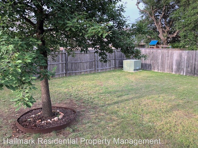 Foto del edificio - 3 br, 2 bath House - 4031 Privet Place