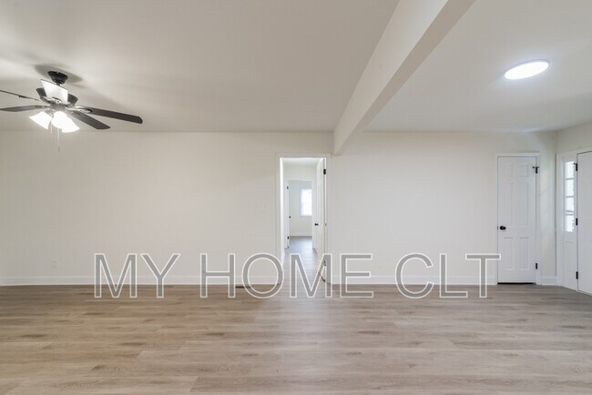 Building Photo - 1808 Taylor Dr