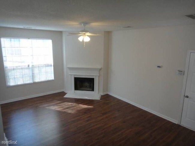 Building Photo - 6519 Chestnut Lake Xing