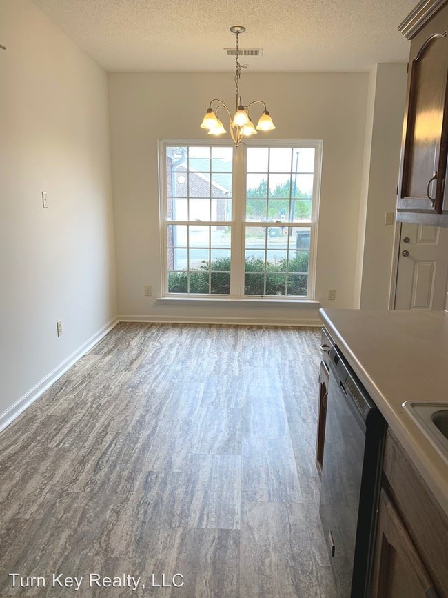Foto del edificio - 2 br, 2 bath House - 3951 Amanda Court