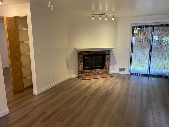 Interior Photo - Jackson Greens