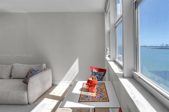 Foto del edificio - 500 NE 29th St