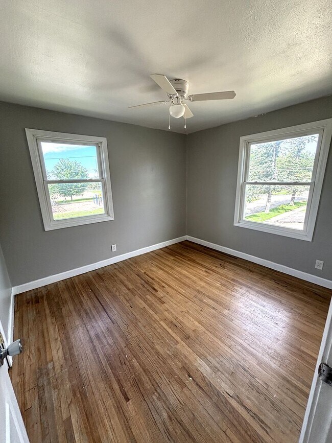 Foto del edificio - Spacious 2 bedroom Townhouse for rent!!