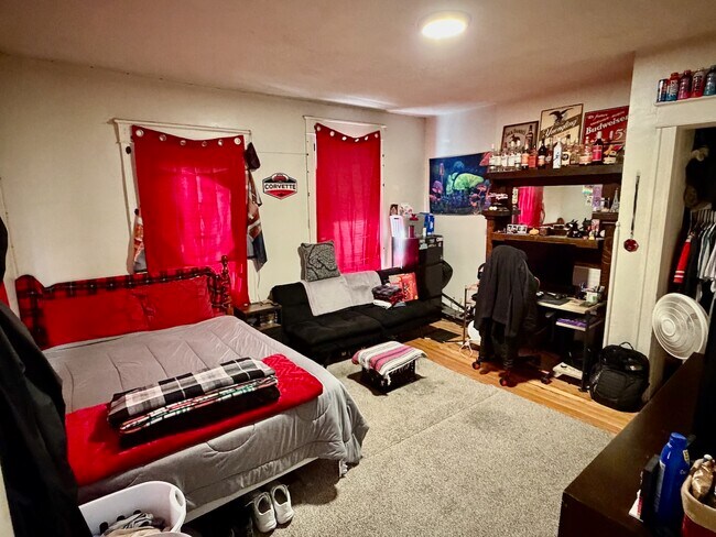 Foto del edificio - 2346 Stratford Ave