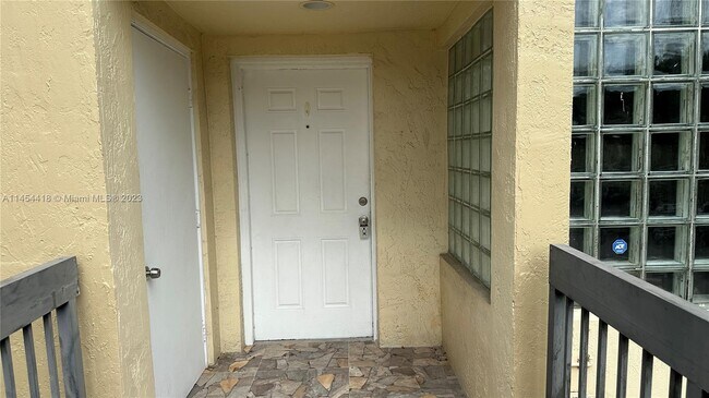 Building Photo - 8834 SW 130th Ct