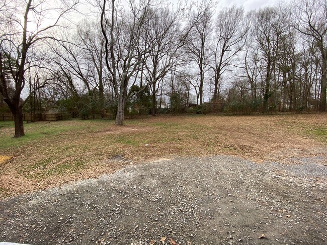 Foto del edificio - 312 Willow Ln