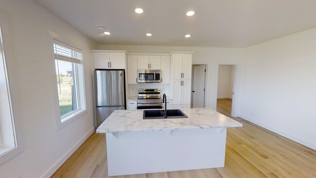 Photo du bâtiment - 12018-120177 77 Ave