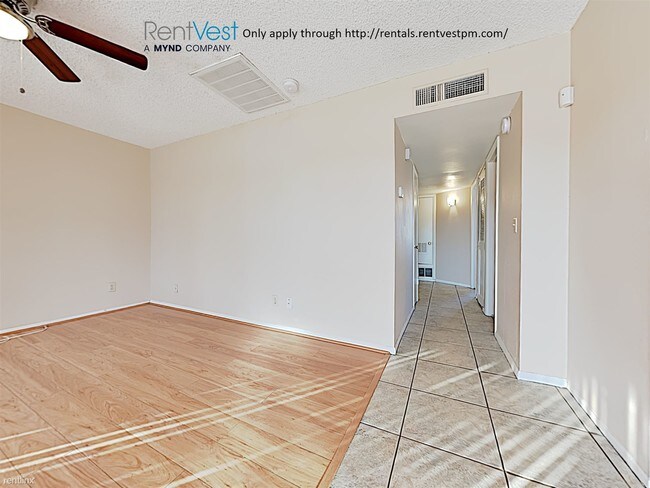Building Photo - 3 br, 2 bath House - 6414 S 44th St