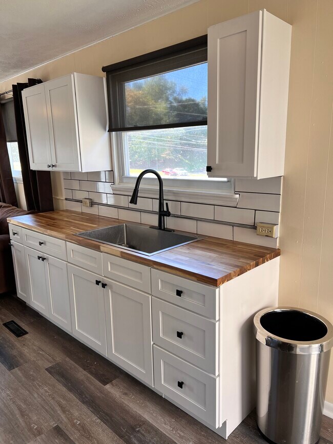 422 Holland Ave, Westover, WV 26501 House Rental in Westover, WV