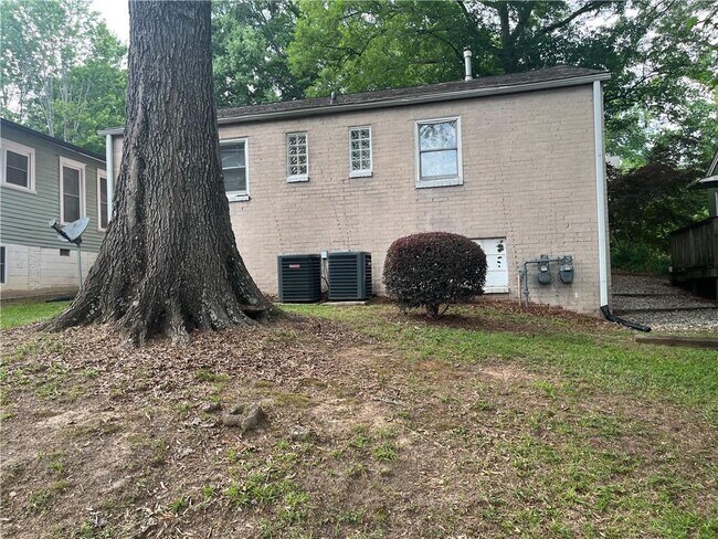 Foto del edificio - 1115 Shelby Pl SE